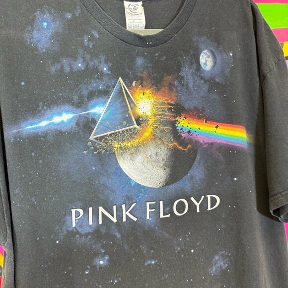 Delta Pro Weight Black T-Shirt. Pink Floyd Graphic. Size 2X. Good used condition - Picture 2 of 6